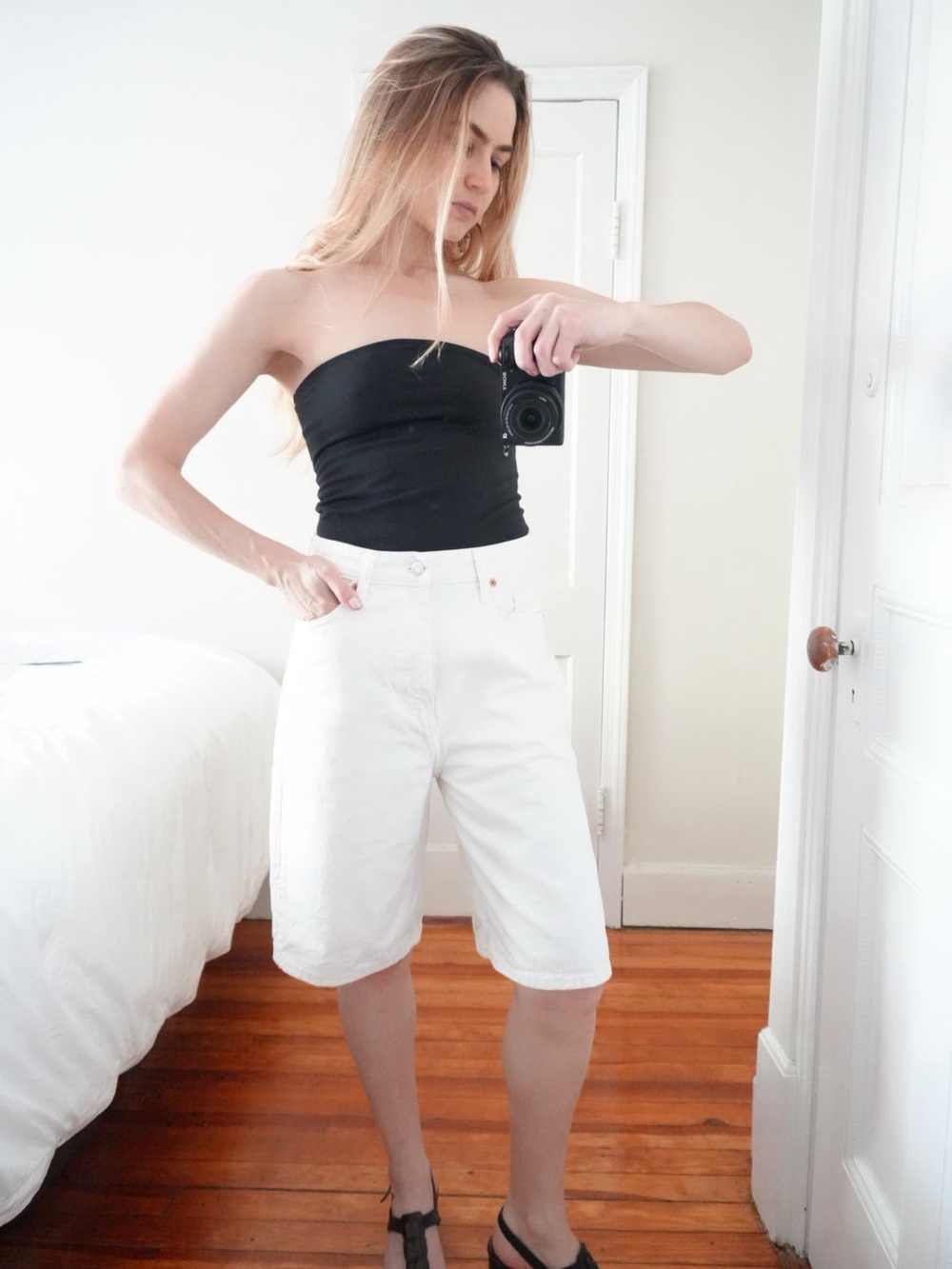H&M White Wide-Leg Knee-Length Denim Bermuda Baggy Shorts - Picture 3 of 5
